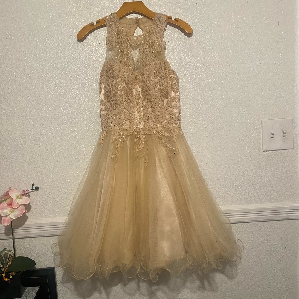 Elegant Lace  Dress in Cream Wamen  Size S Let’s